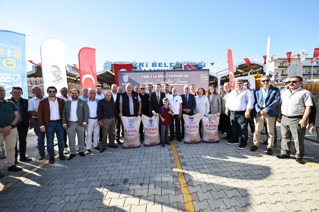 Gümüşyaka’da Yerli Tohumluk Arpa Dağıtım Töreni Gerçekleştirdi.