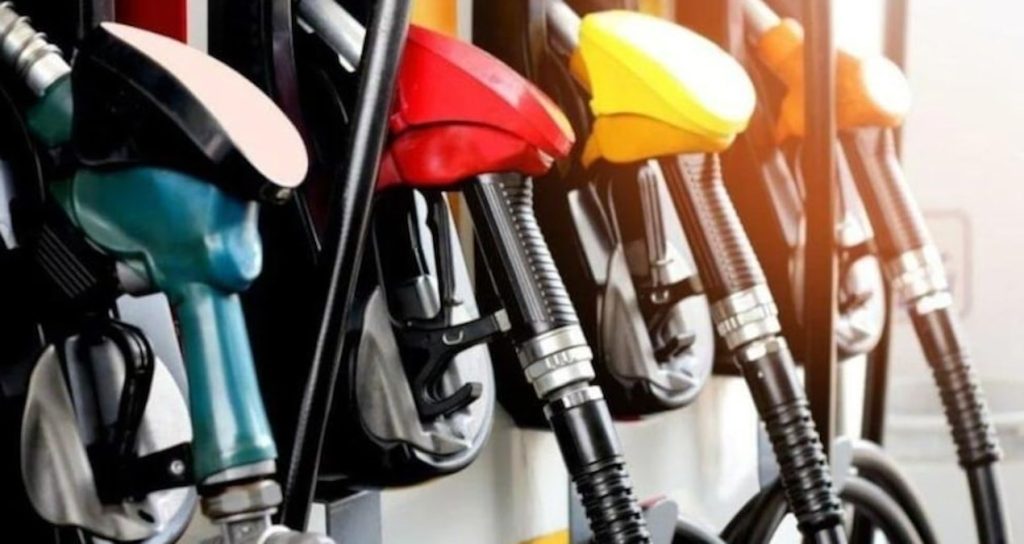 Benzin ve motorine zam geldi: İşte yeni fiyatlar