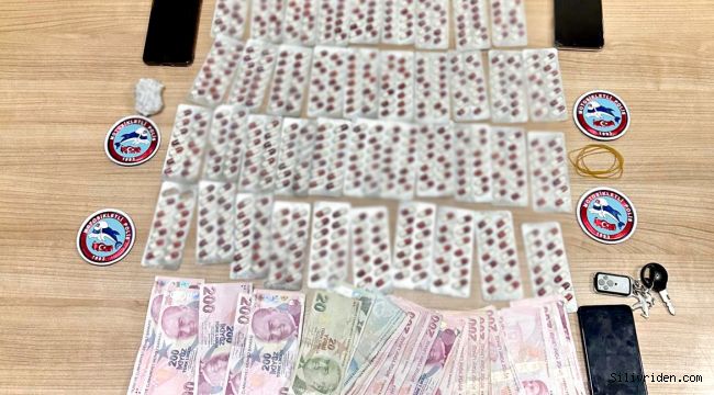 Durdurulan bir araçta uyuşturucu ele geçirildi