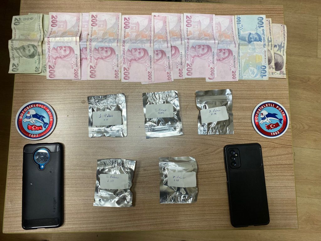 Silivri Emniyeti uyuşturucu satanlara göz açtırmamakta kararlı