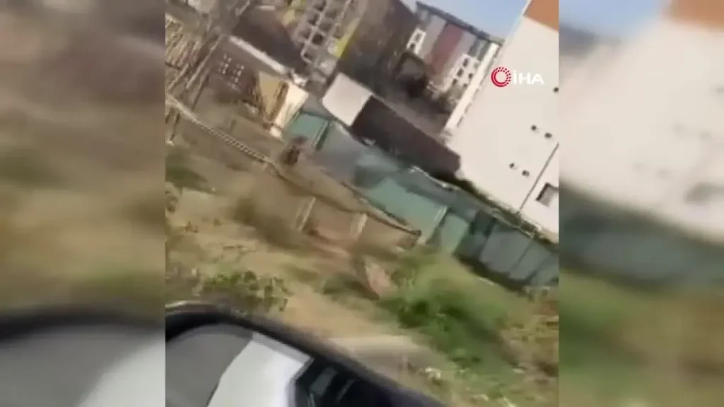 Silivri’de Freni Boşalan Tır Binaya Çarptı