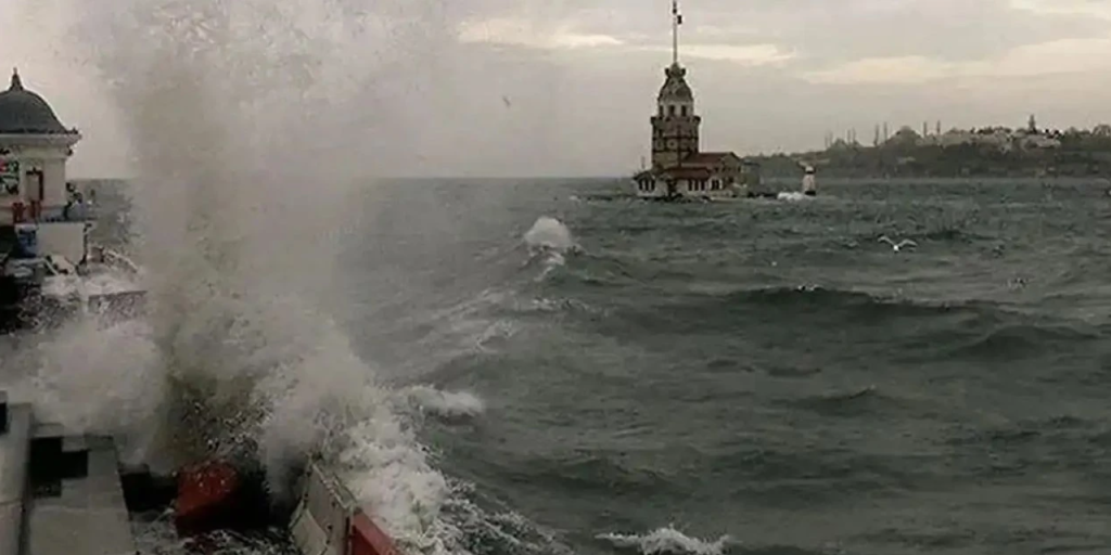 İstanbullular dikkat! Marmara’da 8  şiddetinde fırtına alarmı verildi