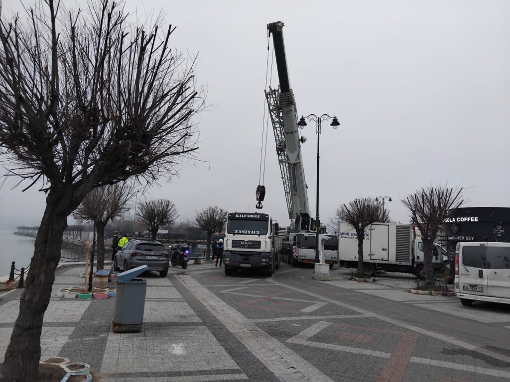 Kordonboyu Tuzla Köprüsü yenileniyor.