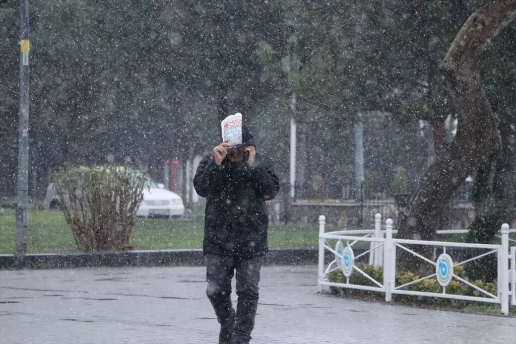 Tekirdağ’da Kar Yağışı Etkili Oluyor