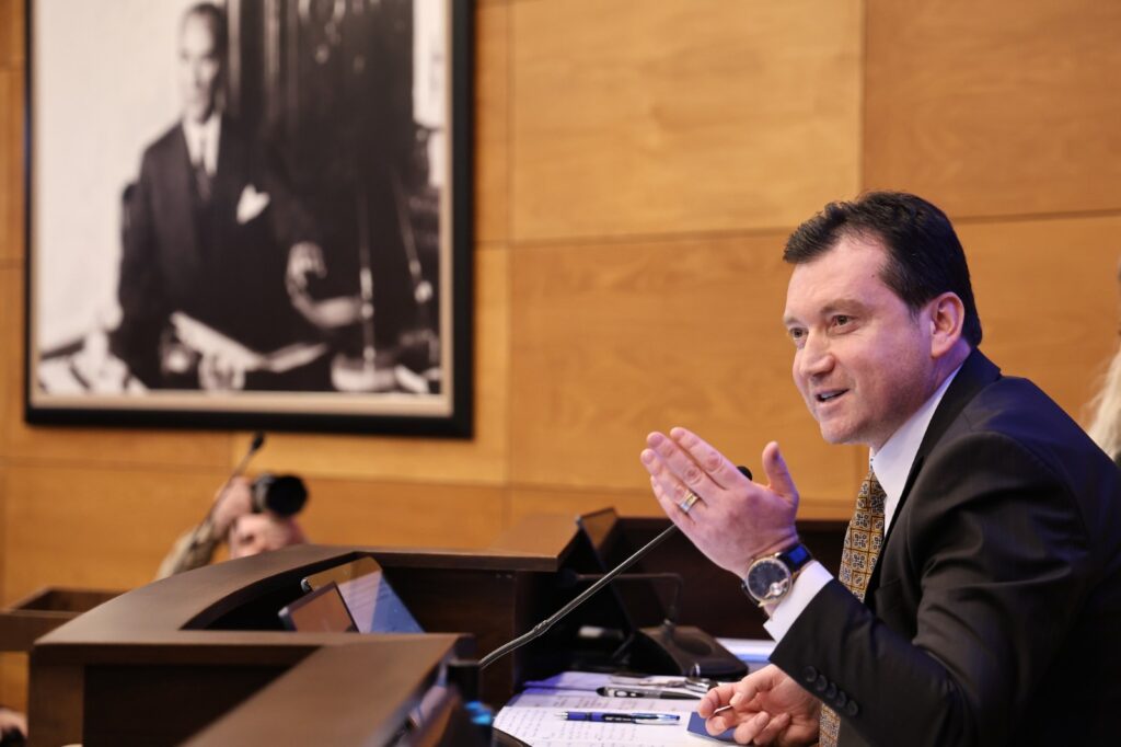 “Reklam ve Festivallerin Bedeli Bana Kaldı, İcralar Geçen Seçim Döneminden Geliyor”