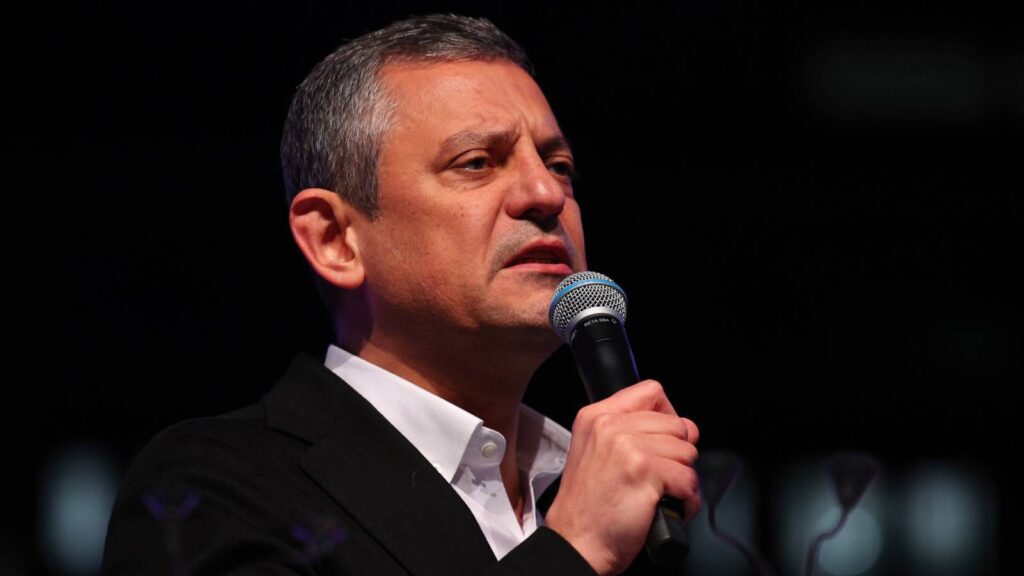 Özgür Özel, programlarını iptal etti: Silivri’de İmamoğlu ve diğer tutuklularla görüşecek