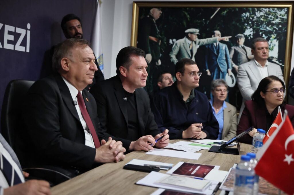 Gökan Zeybek, Silivri’ye geldi.