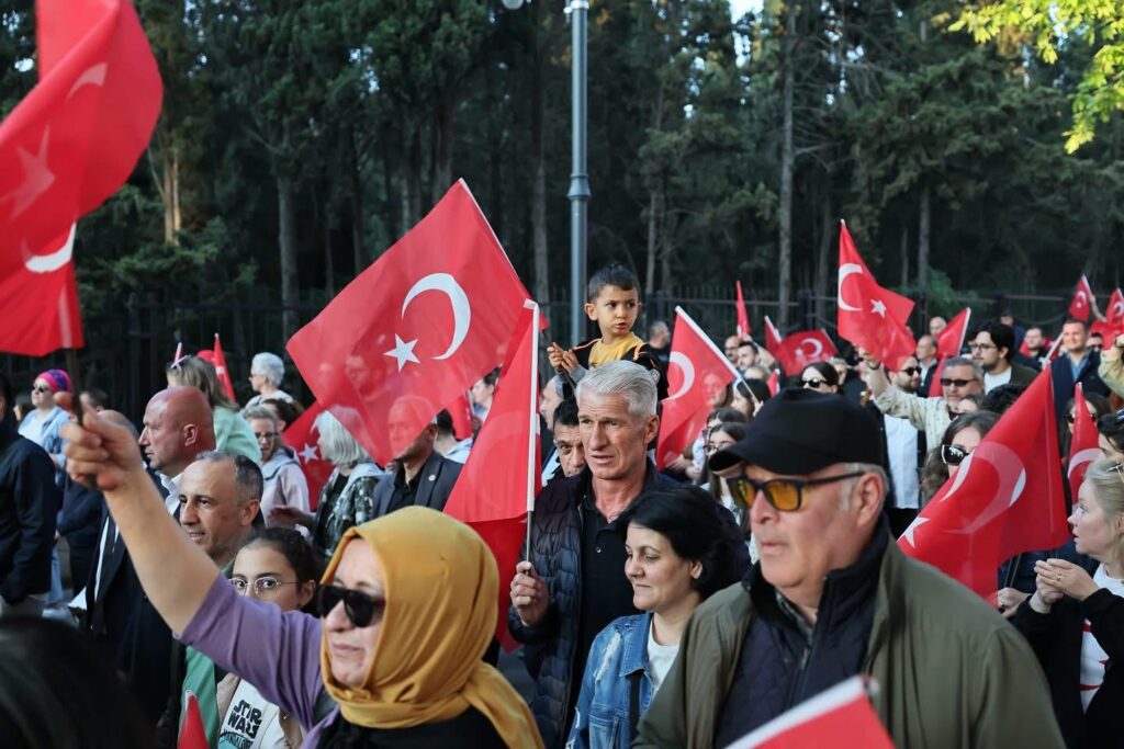 Silivri’de 19 Mayıs Gençlik Yürüyüşü düzenledi.
