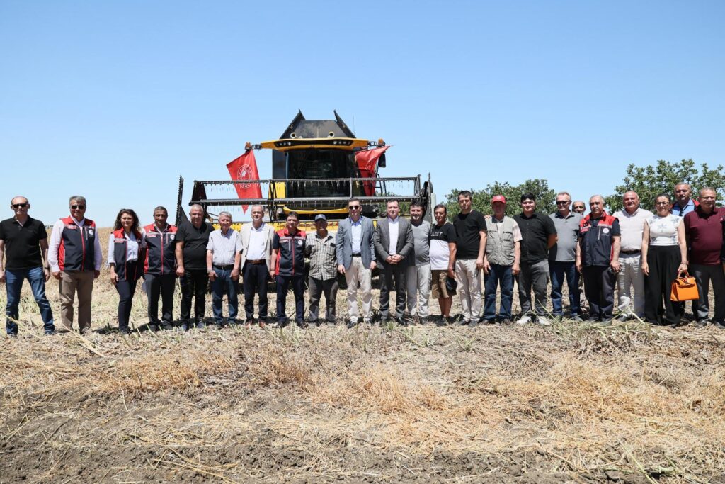 Silivri’de Kanola Hasat Töreni Düzenlendi