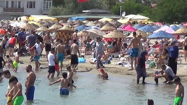 Sıcak Hava Vatandaşları Plajlara Yöneltti