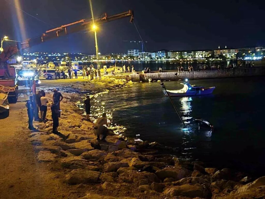 Silivri’de Park Halindeki Cip Denize Uçtu