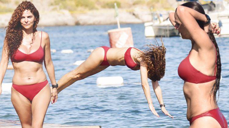 Ünlü oyuncu tatilde… Balıklama daldı!