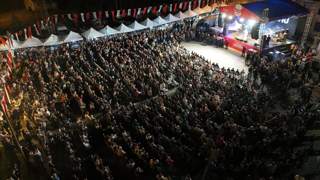 Silivri’de Sayalar Kırmızı Biber Şenliği Coşkusu