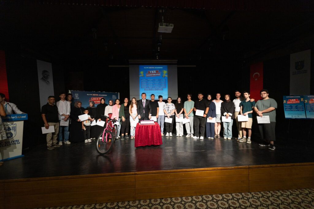 Eğitim Akademisi’nde Başarılı Öğrencilere Ödül Töreni