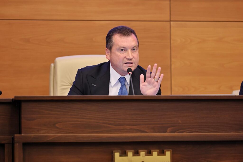 Silivri Meclisi’nde “klinker tesisi” tartışması: Tabela krizi yeniden gündemde