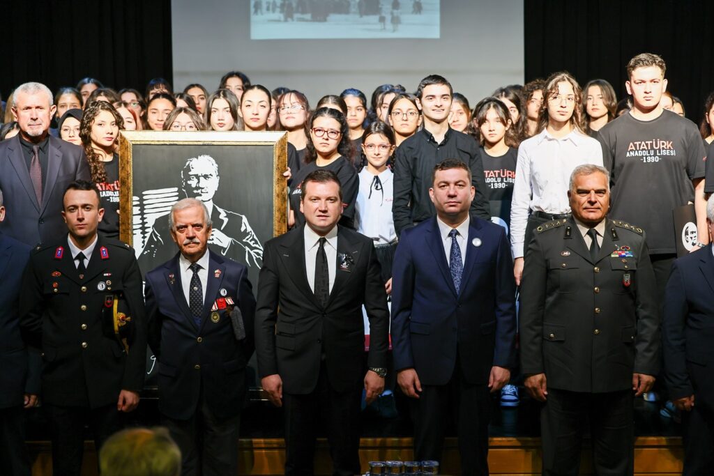 Silivri’de 10 Kasım Atatürk’ü Anma Programı Duygusal Anlara Sahne Oldu