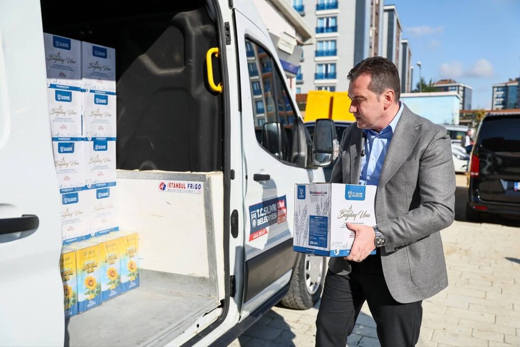 Silivri Belediyesi’nden 15 Bin Haneye Un ve Ayçiçek Yağı Desteği