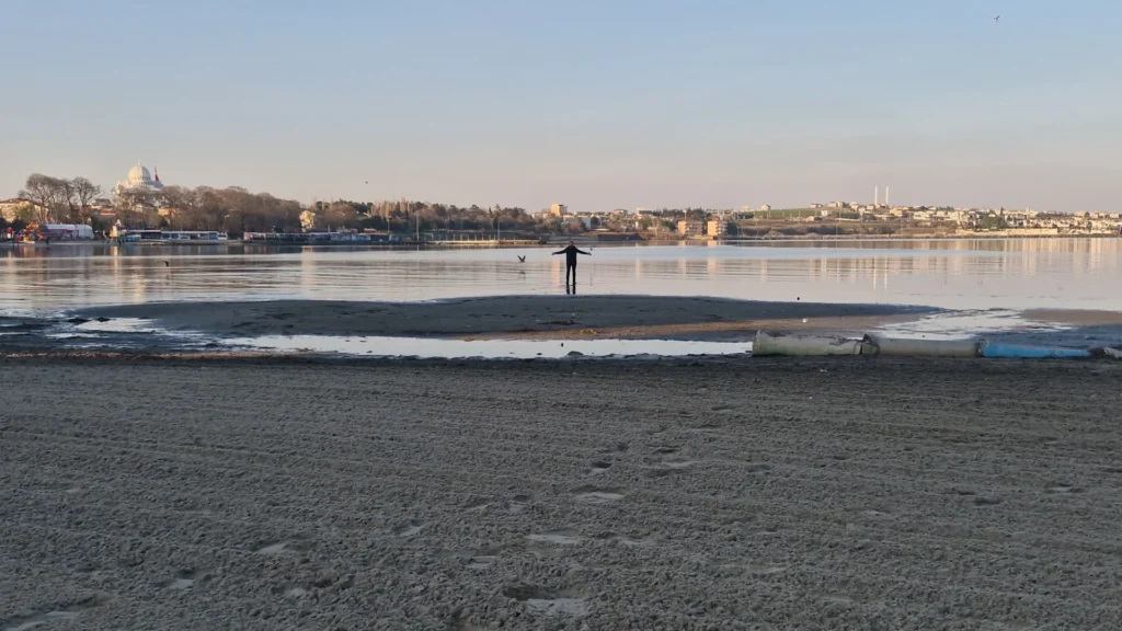 Marmaraereğlisi’nde Deniz 20 Metre Çekildi! Deprem mi Olacak?