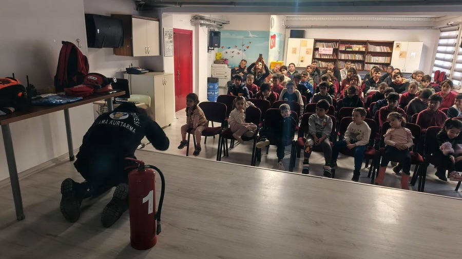 Akören Ümit Aksun Ortaokulu’nda Öğrenci ve Velilere Afet Eğitimi