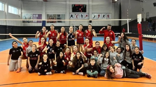 Silivri Çağrıbey Kadın Voleybol Takımı Çatalca’yı 3-0 Yendi