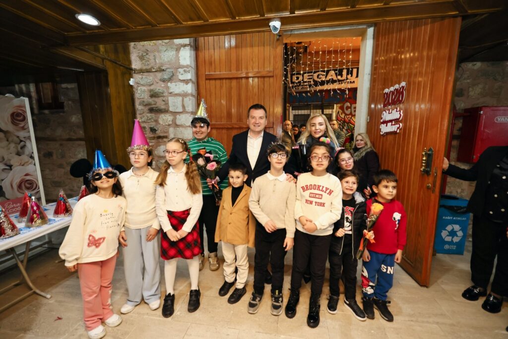 Balcıoğlu EYKOM’da Yılbaşı Coşkusuna Ortak Oldu