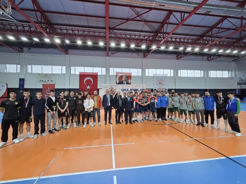 Genç Erkekler Futsal İlçe Müsabakaları Sonuçlandı