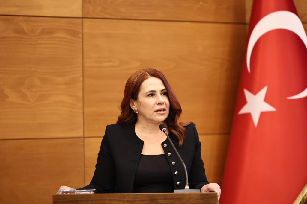 “Asıl Sultan Aşkın Silivri’de yaşamıyor.”