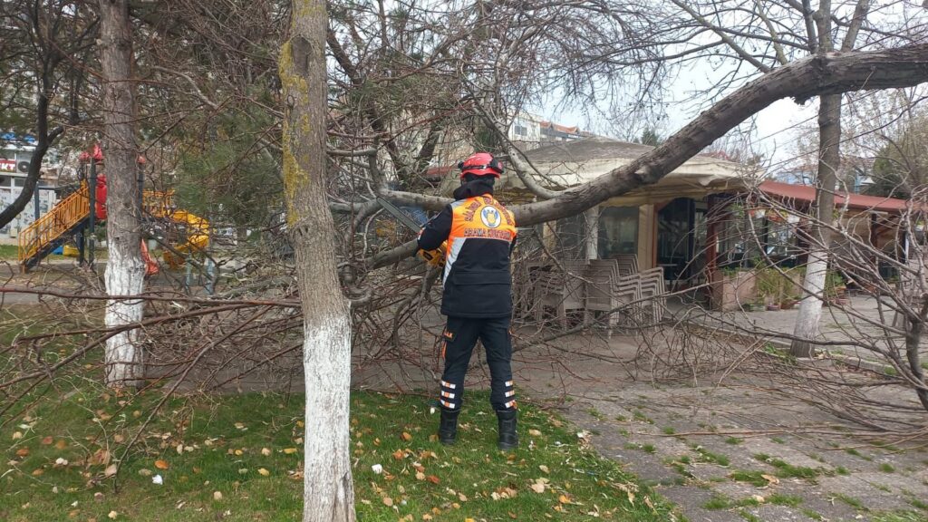 Silivri’de Şiddetli Fırtına