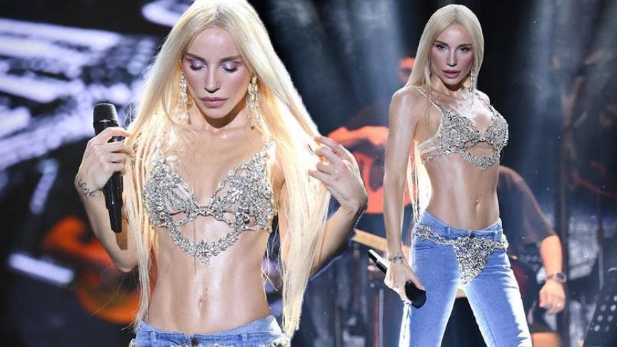 Gülşen’in bayram kombini yine ezber bozdu: Saçmalamışsın 12 gulsenin bayram kombini yine ezber bozdu sacmalamissin 0 CbOzwM8T