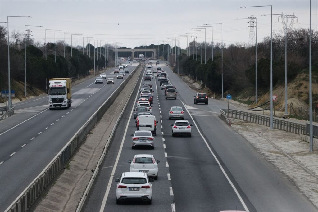 İstanbul-Tekirdağ kara yolunda bayram trafiği yoğunluğu başladı