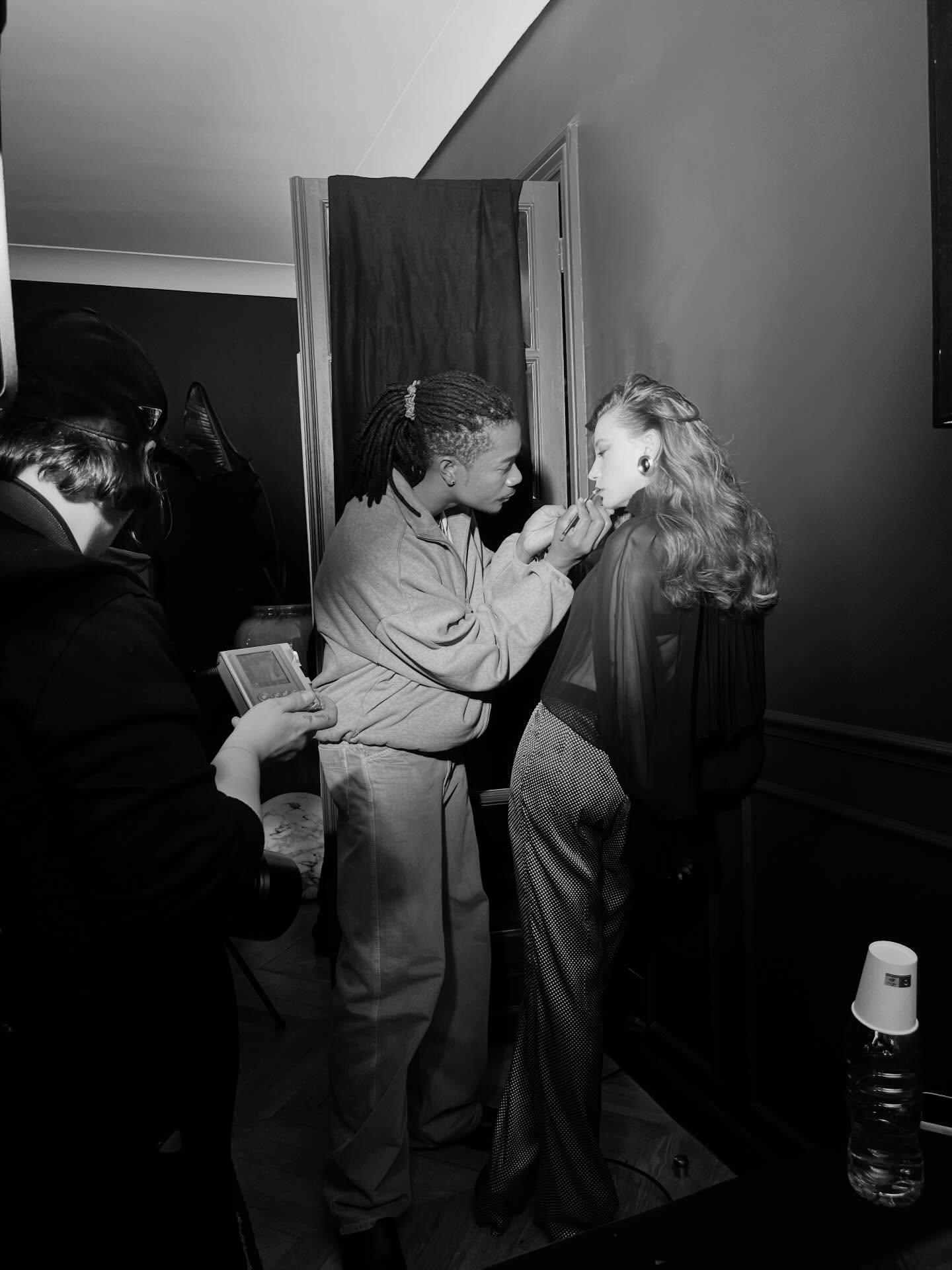 serenay sarikayadan iddiali pozlar unlu oyuncuya begeni yagdi 1 Sz8aa6cm