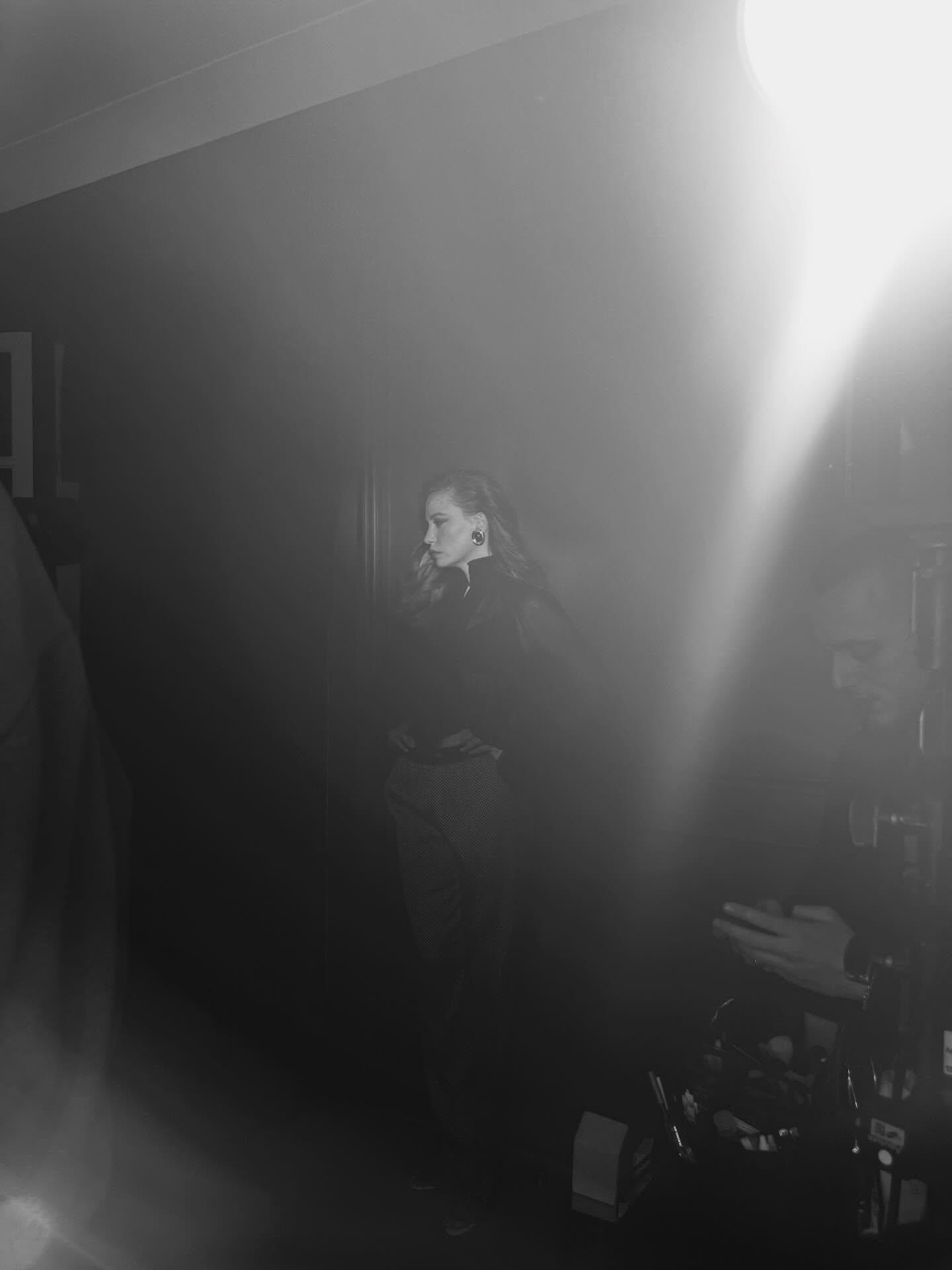 serenay sarikayadan iddiali pozlar unlu oyuncuya begeni yagdi 2 YVukeL2H