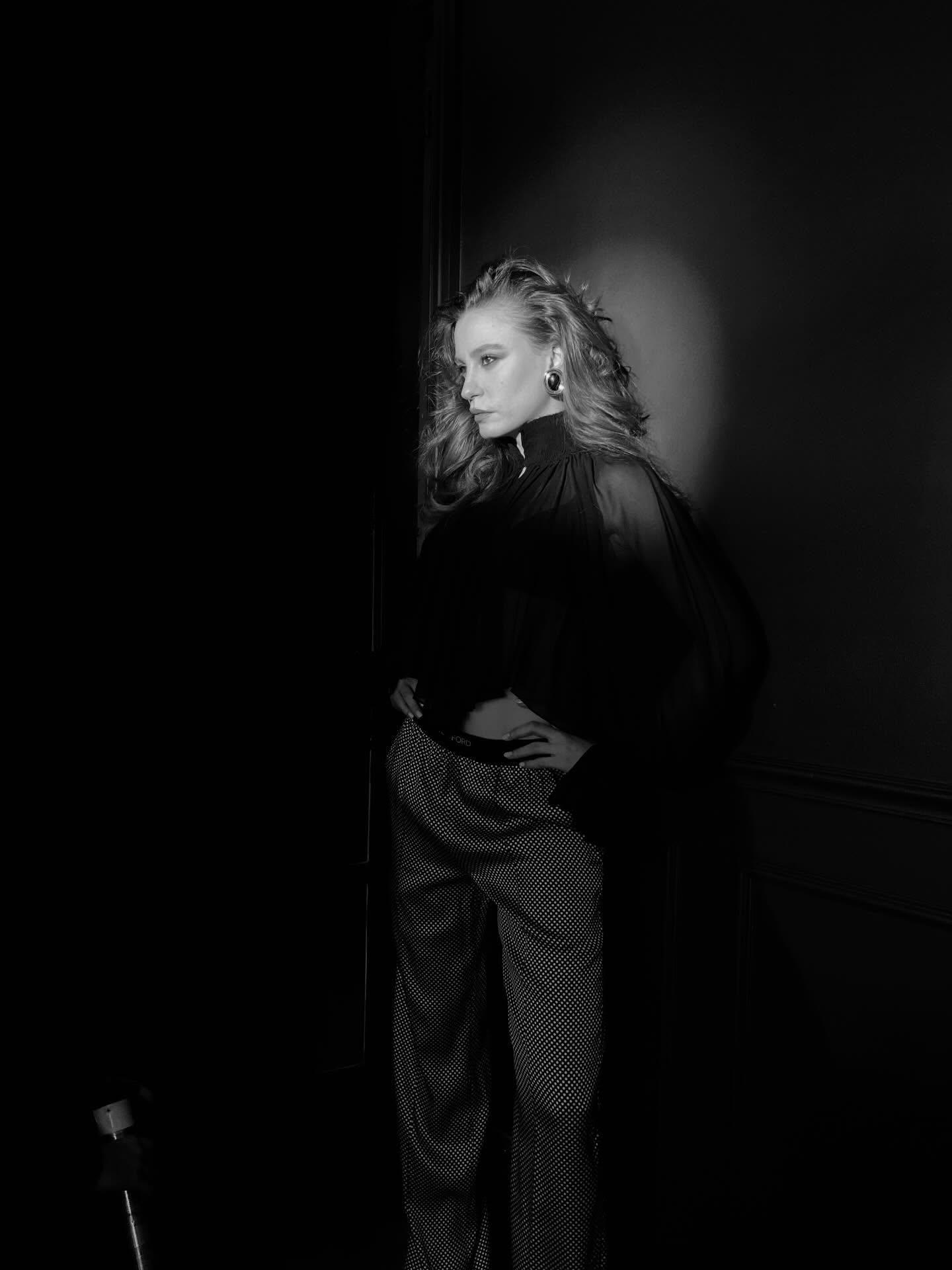 serenay sarikayadan iddiali pozlar unlu oyuncuya begeni yagdi 4 NQuQbQ6B