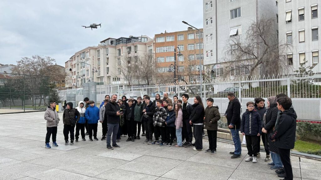 Silivri’de Öğrenciler Drone Teknolojisini Öğrendi
