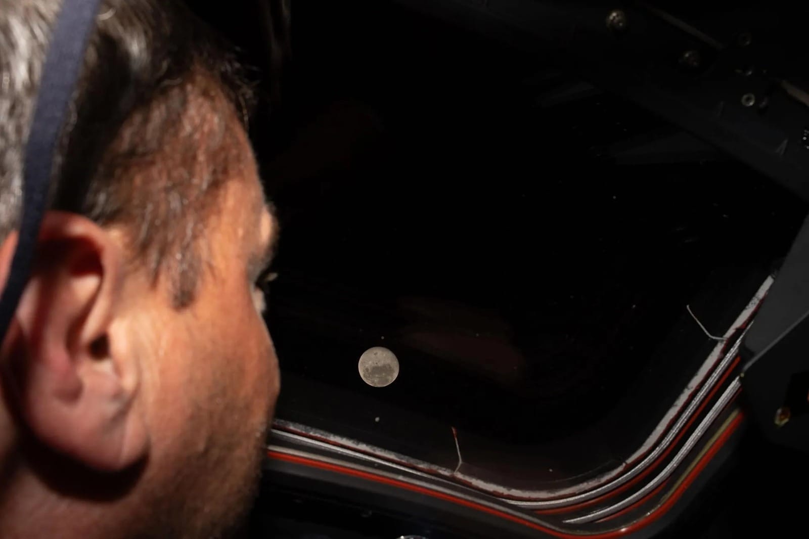 hicbir insan gormemisti ayin karanlik yuzunden ilk kareler geldi 2 evzfFjz2