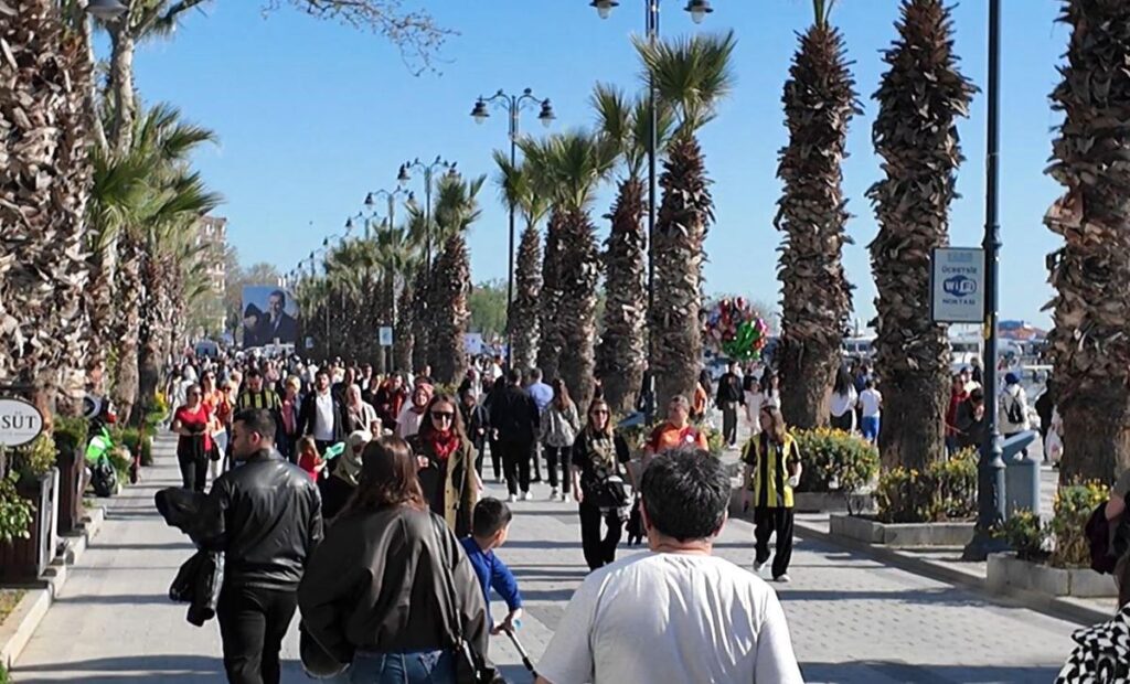 Silivri Sahilleri Bahar Güneşiyle Doldu Taştı!