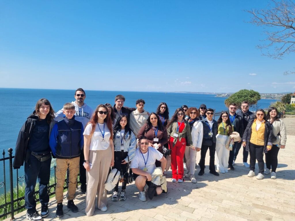 Silivri’de Erasmus projesi kapsamında Bulgar öğrenciler kültürel gezi yaptı.