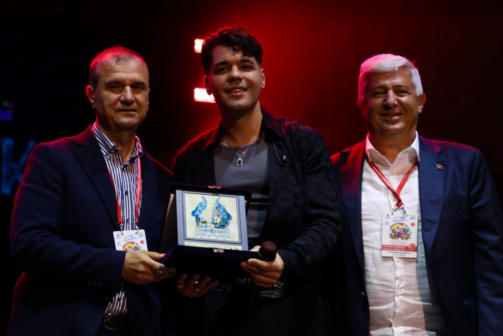 Büyükçekmece Festivali’nde Dans ve Emir Can İğrek Coşkusu 2 buyukcekmece festivalinde dans ve emir can igrek coskusu 1 1