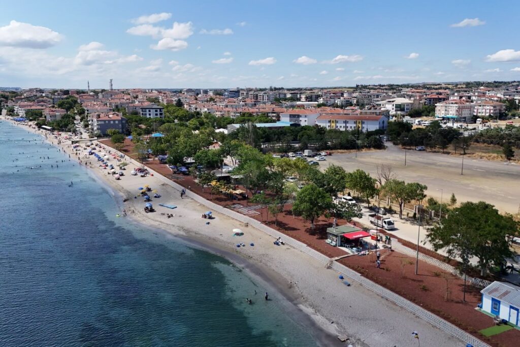 Selimpaşa Sahili Düzenleme Çalışmalarıyla Yeni Görünümüne Kavuşuyor