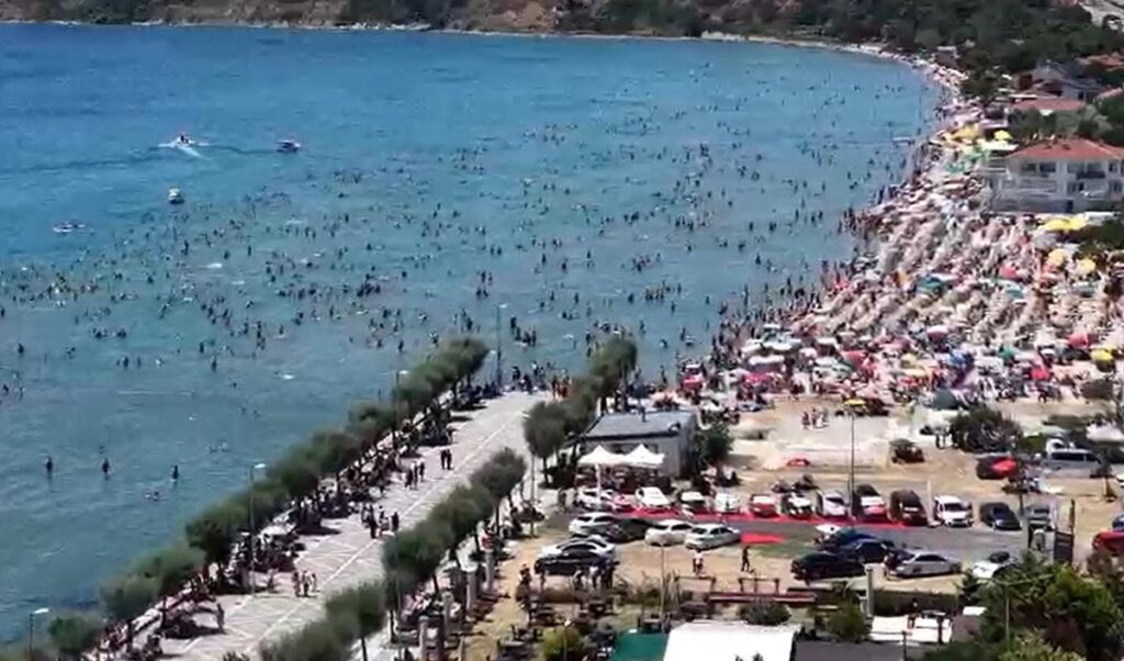 Silivri halk plajı doldu taştı