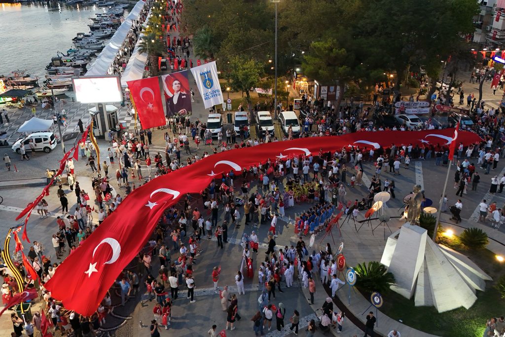 Silivri’de 30 Ağustos Coşkusu: Fener Alayı ve Seher Konseri!