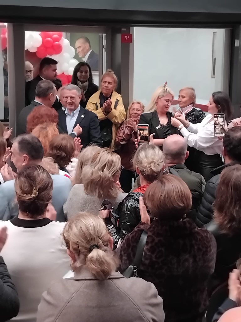 Ebru Akgün Pekel ve Cihan Demir YENİ Parti’ye Katıldı! 2 chpden istifa eden ebru akgun pekel ve cihan demir yeni partiye gecti 2 768x1024 1