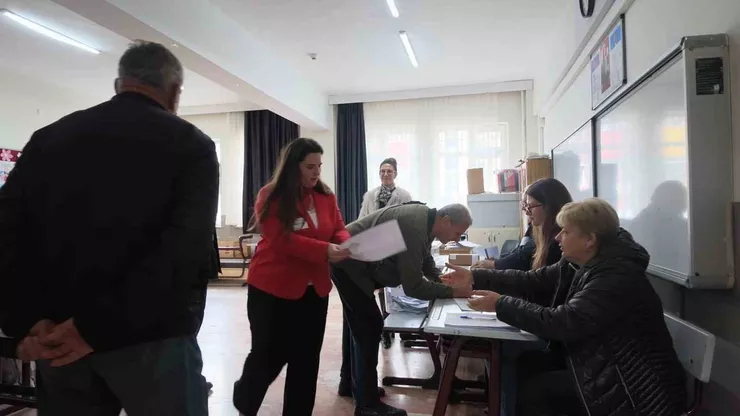 Çifte Vatandaşlar Sandık Başında! Bulgaristan Seçiminde Şaşırtan Tablo: Sandık Sayısı Katlandı, Katılım Çöktü